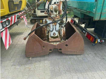 Çeneli kepçe CATERPILLAR
