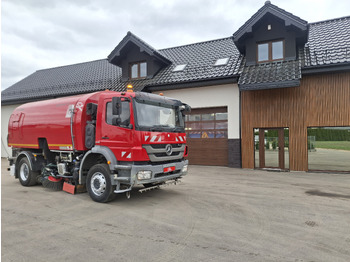 Yol süpürme aracı BUCHER