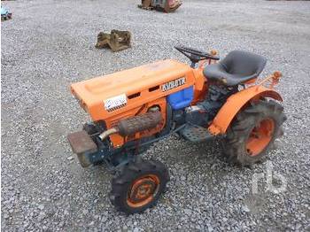 Küçük traktör KUBOTA B5001DT 4WD: fotoğraf 1