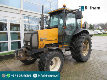 Traktör VALTRA