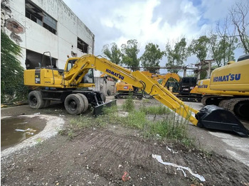 Tekerlekli ekskavatör KOMATSU PW160