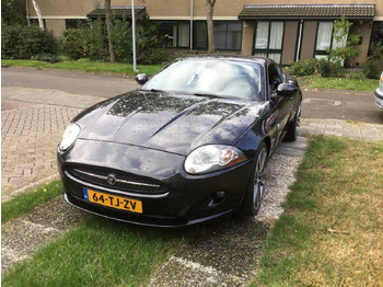Binek araba JAGUAR