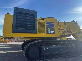 Paletli ekskavatör KOMATSU