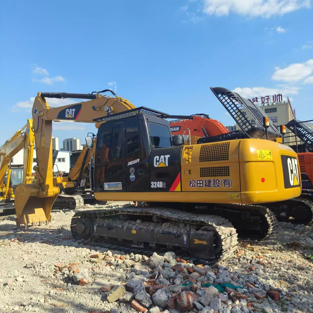 Paletli ekskavatör CATERPILLAR 324D