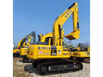 Paletli ekskavatör KOMATSU PC200-8