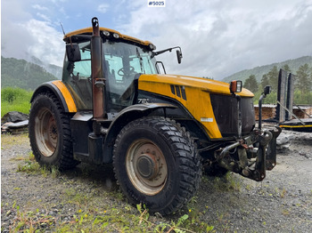 Traktör JCB