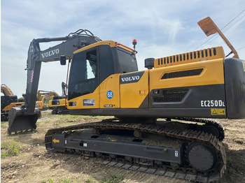 Paletli ekskavatör VOLVO EC250
