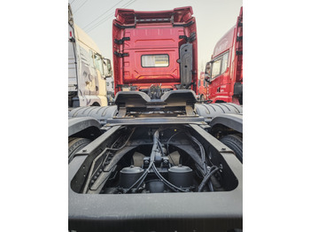 Çekici SHACMAN X3000: fotoğraf 5