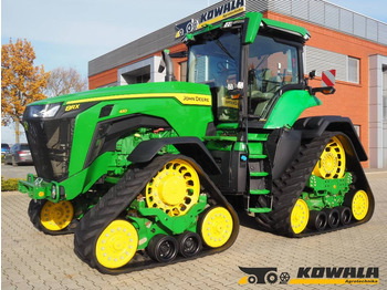 Traktör JOHN DEERE