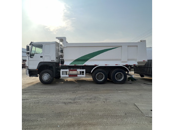 Kapalı kasa kamyon SINOTRUK HOWO