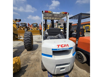 Dizel forklift TCM