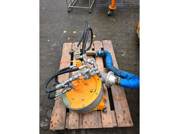 Çalı parçalama makinesi Mulag Gebläse MKM 700 Mähausleger Böschungsmäher Böschungsmulcher FME 600 700 500 MFK 500 600 unimog Mercedes-Benz: fotoğraf 2