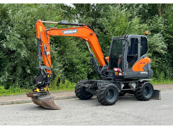 Tekerlekli ekskavatör DOOSAN DX57W