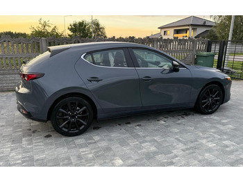 Binek araba MAZDA