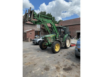 Traktör JOHN DEERE 6230