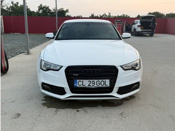 Sedan araba AUDI