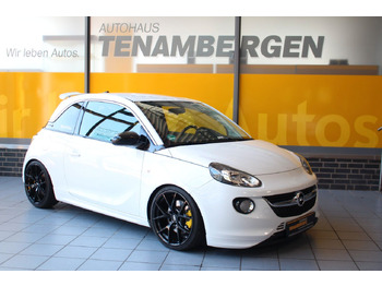 Sedan araba OPEL