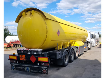 Tanker dorse STOKOTA
