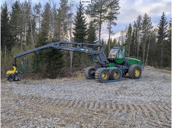 Harvester JOHN DEERE