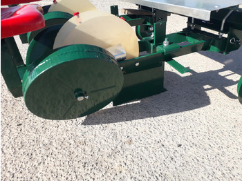 Yeni Patates ekim makinası GARMACH Transplanteur à Mini-Mottes 2 rangs: fotoğraf 5