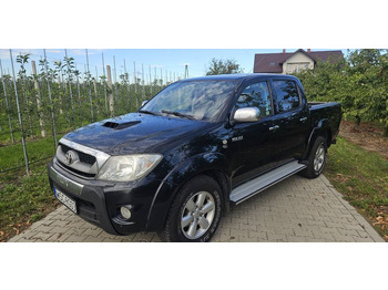 Binek araba TOYOTA Hilux