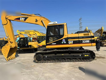 Paletli ekskavatör CATERPILLAR 320BL
