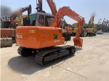 Paletli ekskavatör HITACHI EX60