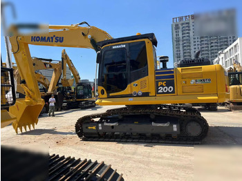 Paletli ekskavatör KOMATSU PC200-8