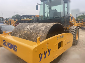 Silindir makinesi XCMG XS223J