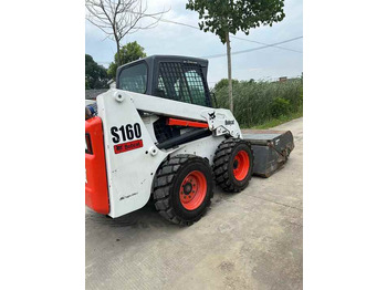 Mini yükleyici USED BOBCAT S160 Skid-steer Loader Bobcat S160 Carry Sweeper with Very Good Performance Is for Sale at a Low Price.: fotoğraf 4