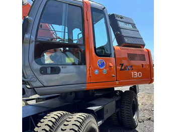 Ekskavatör HITACHI ZX130W