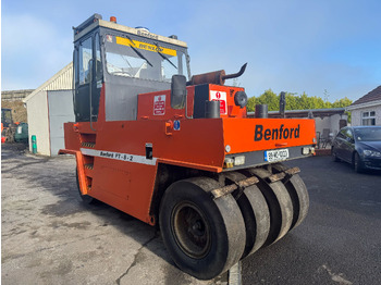 Lastik tekerlekli silindir BOMAG