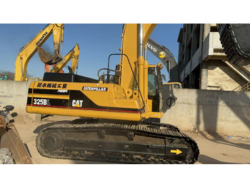 Paletli ekskavatör CATERPILLAR 325B