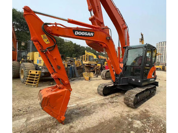 Paletli ekskavatör DOOSAN DX60-9C