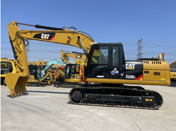 Paletli ekskavatör CATERPILLAR 320D2