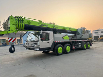 Mobil vinç ZOOMLION ZTC700V