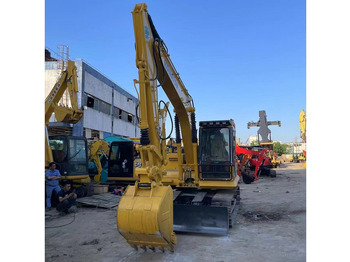 Paletli ekskavatör KOMATSU PC130