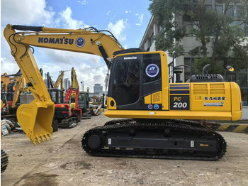 Paletli ekskavatör KOMATSU PC200
