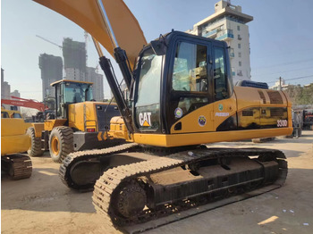 Paletli ekskavatör CATERPILLAR 330D