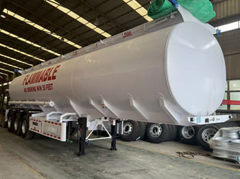 Tanker dorse TITAN