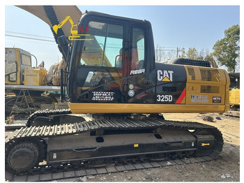 Paletli ekskavatör CATERPILLAR 325