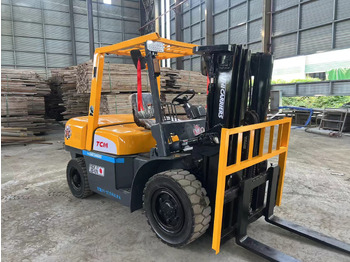 Dizel forklift TCM