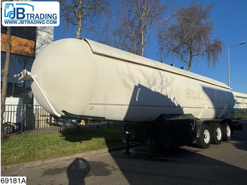 Tanker dorse BARNEOUD