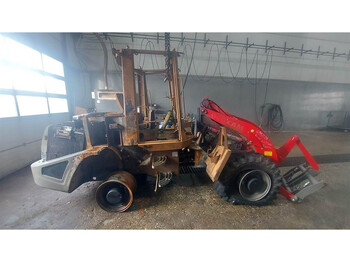 Tekerlekli yükleyici YANMAR