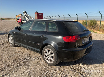 Binek araba AUDI
