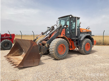 Tekerlekli yükleyici HITACHI ZW180
