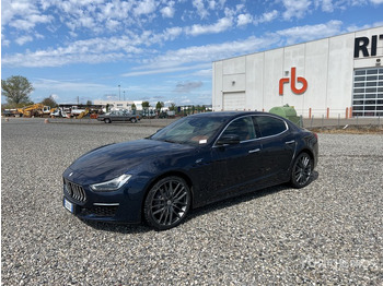 Binek araba MASERATI