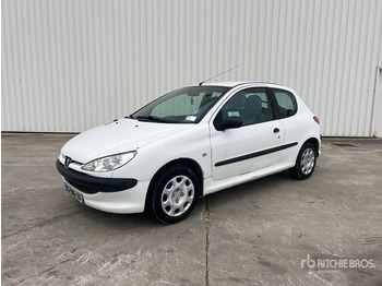 Binek araba PEUGEOT