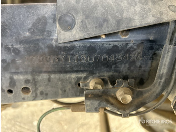 SUV 2018 Toyota Land Cruiser LX 76L 4x4 SUV: fotoğraf 3 SUV 2018 Toyota Land Cruiser LX 76L 4x4 SUV: fotoğraf 3