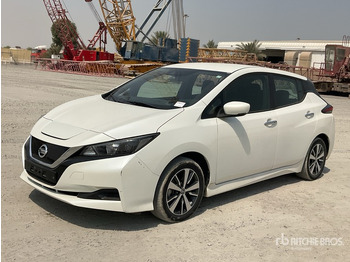 Binek araba NISSAN